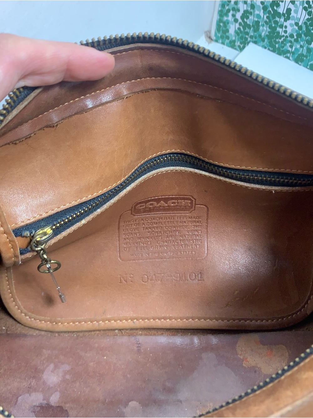 Unidentified lot purses of 2 Leather Satchel & Black Leather Hobo Shoulder Bags - Picture 7 of 16